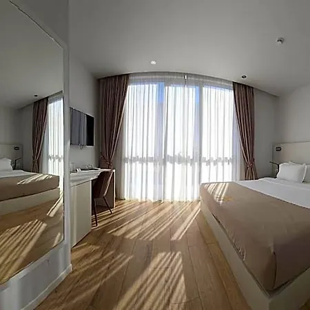 Metro Terminal Hotel 4*